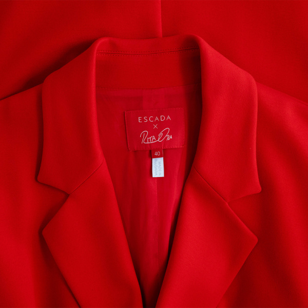 3DSCF7496 Пальто Escada