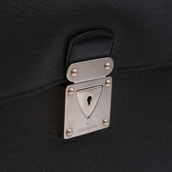 Портфель Louis Vuitton