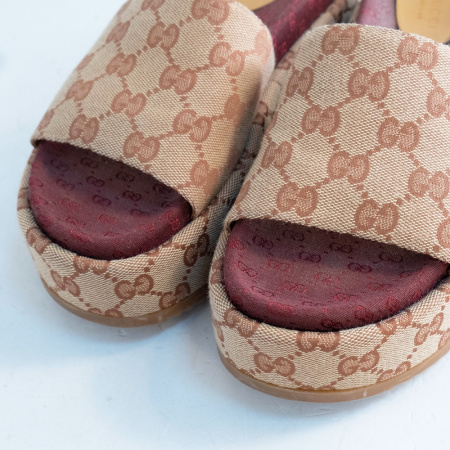 Шлепанцы Gucci