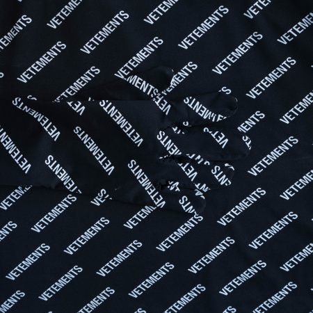 Лонгслив Vetements