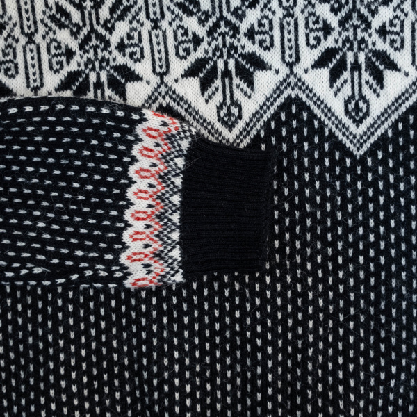 Свитер Intrend