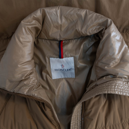 Пуховик Moncler