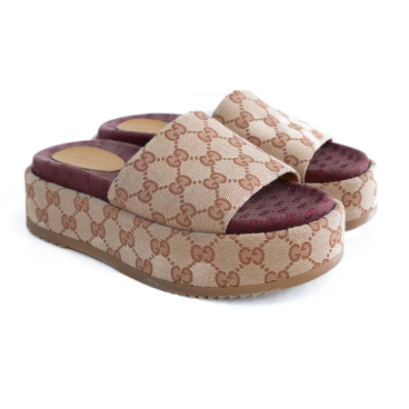 Шлепанцы Gucci