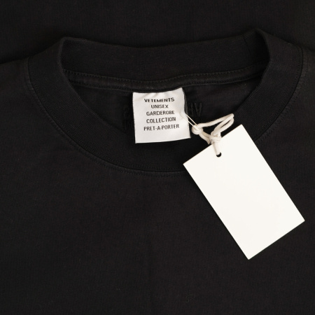Футболка Vetements