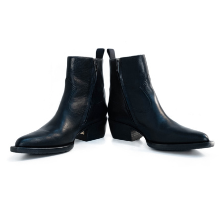 Казаки Golden Goose