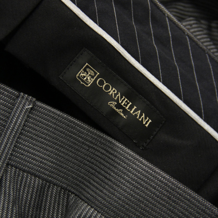 Костюм Corneliani