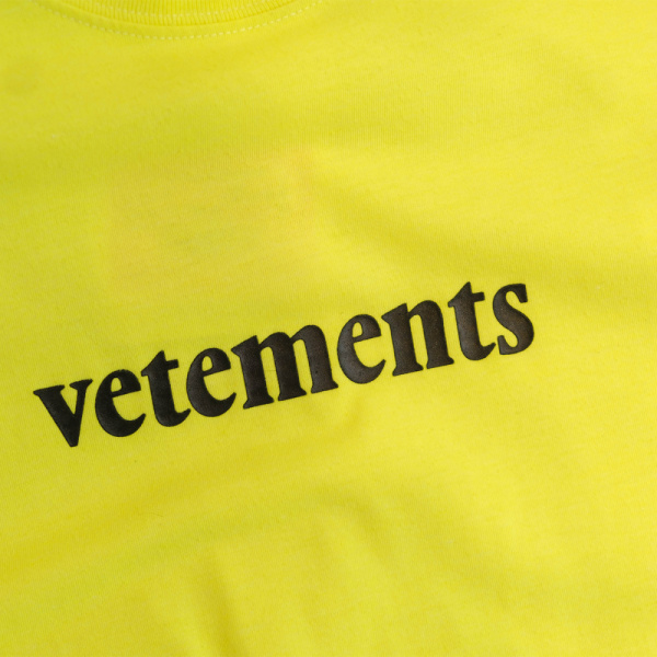 Футболка Vetements